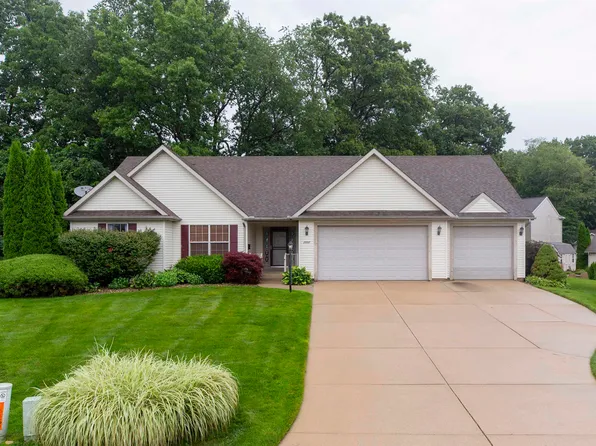 25557 Shady Tree Ct, South Bend, IN 46628