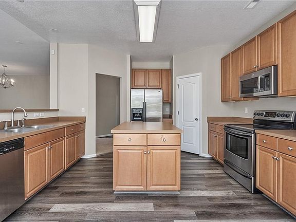 5th image of 1019 Silver Charm Cir