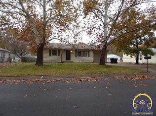 1457 SW Amhurst Rd, Topeka, KS 66604