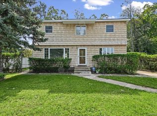 132 Commonwealth Drive, Wyandanch, NY 11798