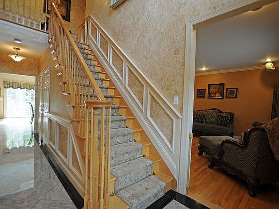 2 story Foyer