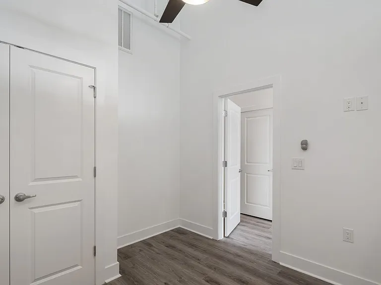 1705 Jackson St — Photo 5