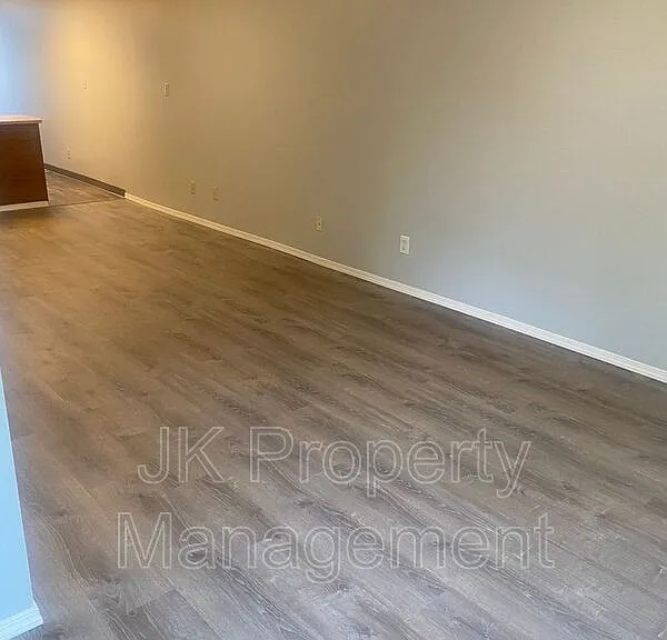 1200 1st Ave N #6 — Photo 5