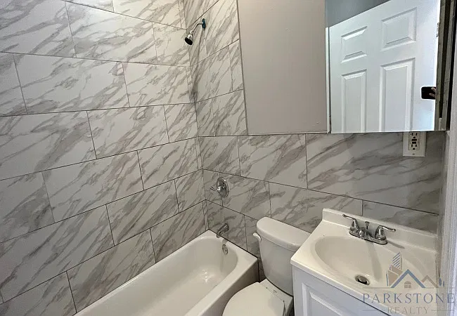 65 Atlantic St #3E