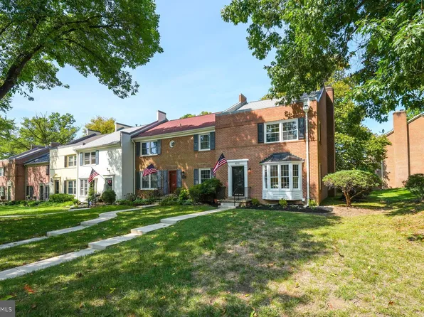 8252 Carrleigh Pkwy, Springfield, VA 22152