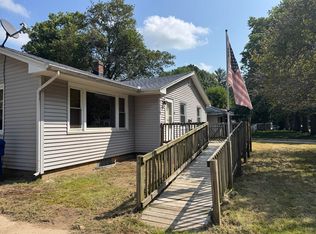 1175 Ravina Ave, Benton Harbor, MI 49022