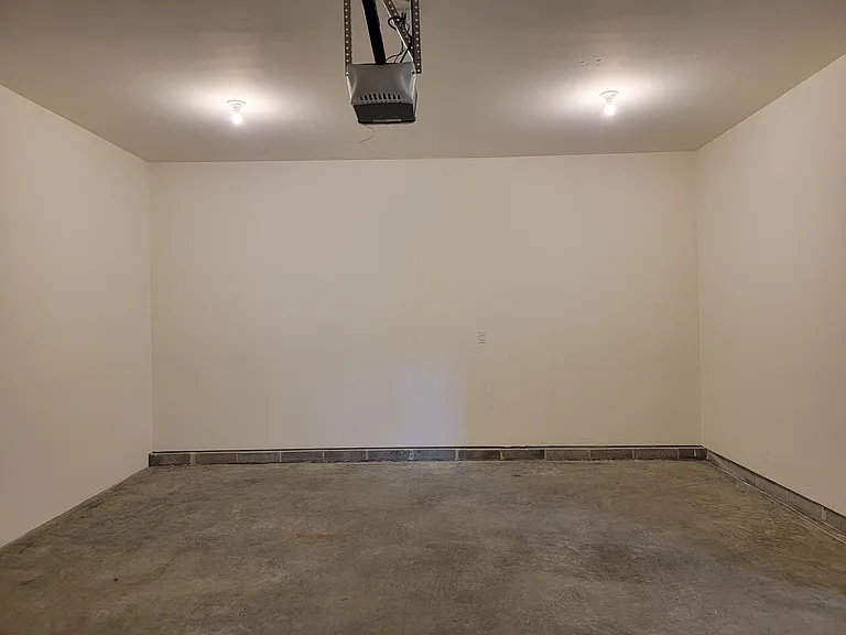 4616 Commerce St — Photo 25