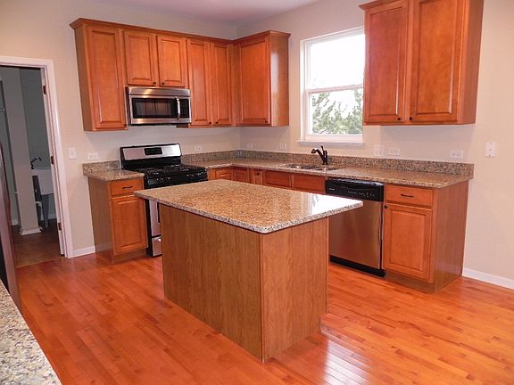 5th image of 332 Gregory M Sears Dr