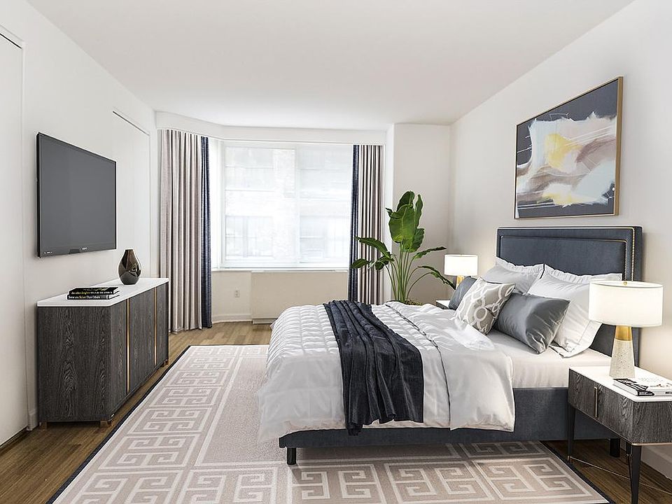 2nd image of 310 W 38th St #2210