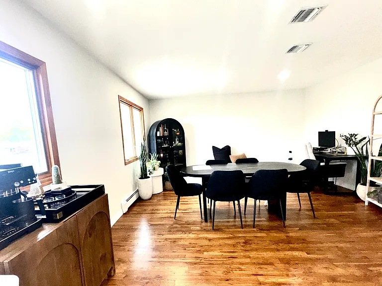Country Lane Dr — Photo 3