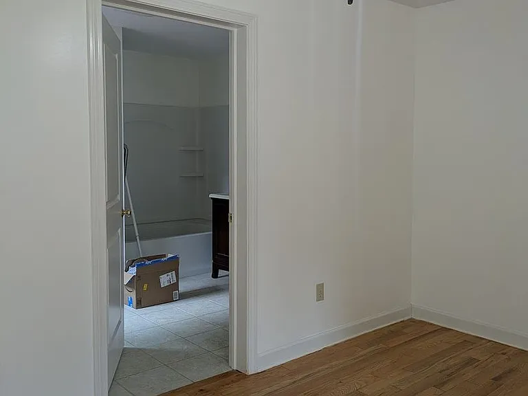 55 Boys Ave — Photo 15