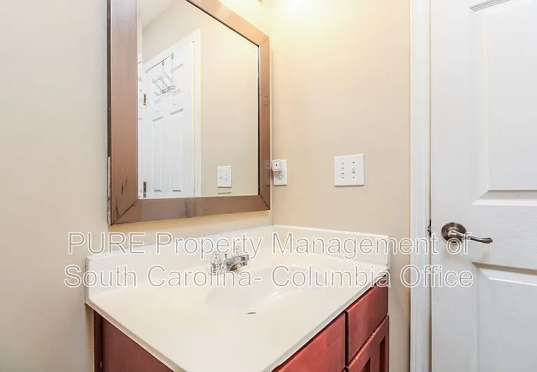 210 Underwood Ct — Photo 12
