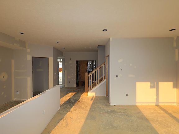 5th image of 5722 Dutch Ln