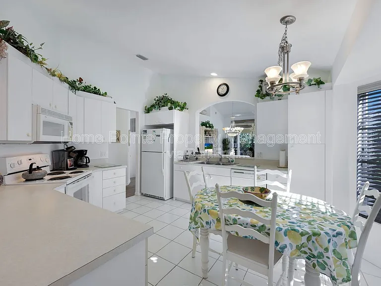 20161 Seagrove St #108 — Photo 8