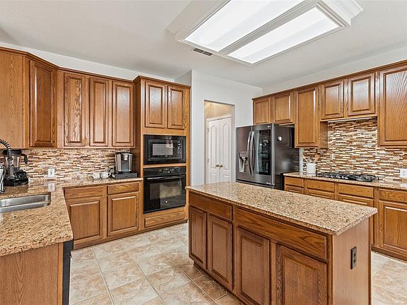 3rd image of 9701 Kennemer Dr