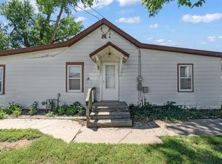 1107 E 12th St N, Newton, IA 50208