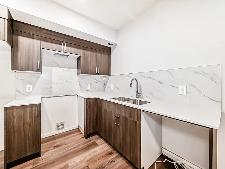 142 Chappelle Dr SW — Photo 32