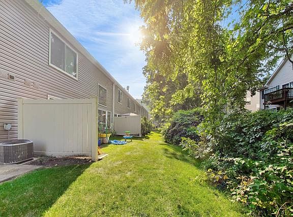 4th image of 76 Cambridge Ave