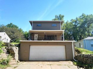 3327 Ruggles St, Omaha, NE 68111