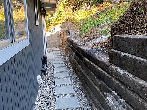 5th image of 3485 W Lake Sammamish Pkwy NE