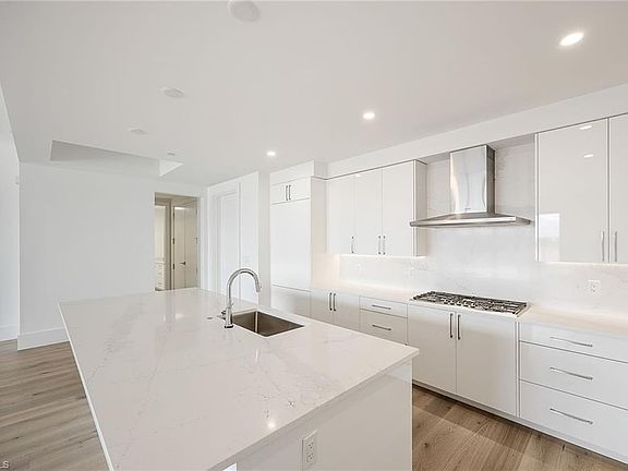 4th image of 1125 Central AVE #571