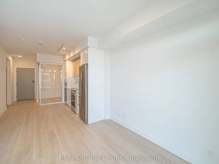 30 Upper Mall Way #1408 — Photo 13