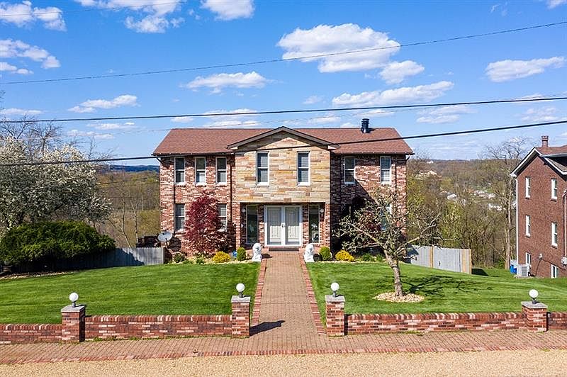 1st image of 326 Prospect Cir