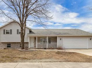 3239 S Hemlock Ln, Appleton, WI 54915