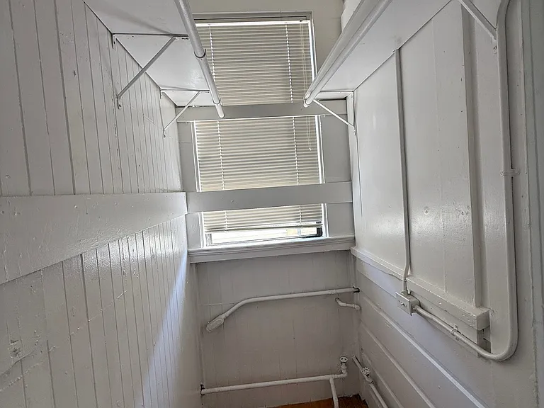1470 California St #7 — Photo 10
