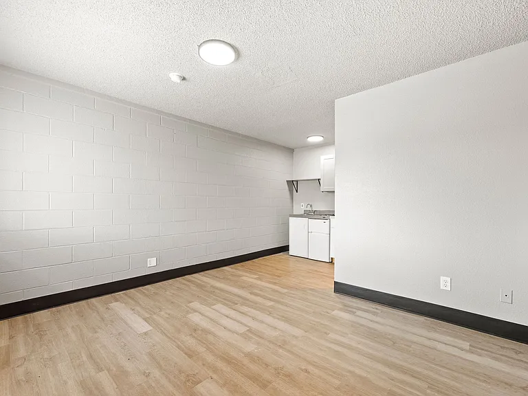 2153 Stevens Dr — Photo 9
