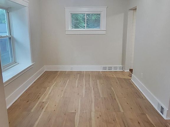 4th image of 1235 Laird Ave NE