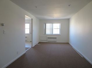 6405 74th Ave, Ridgewood, NY 11385