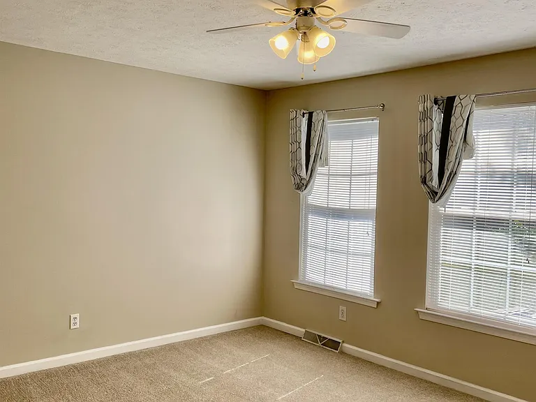 194 Mulberry Cir #1 — Photo 11