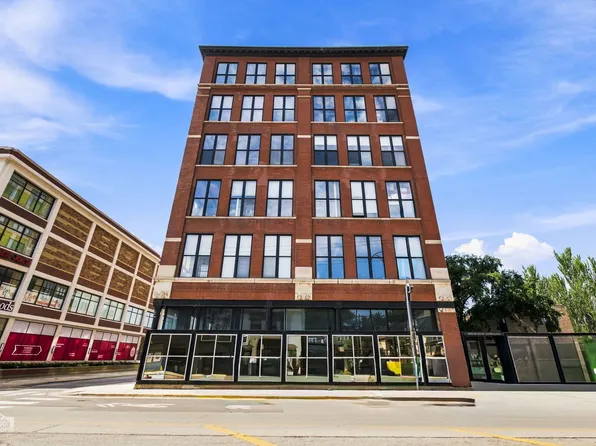 1872 N Clybourn Ave APT 407, Chicago, IL 60614