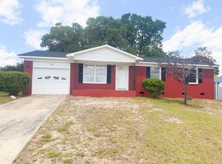 806 Carnegie Dr, Fayetteville, NC 28311