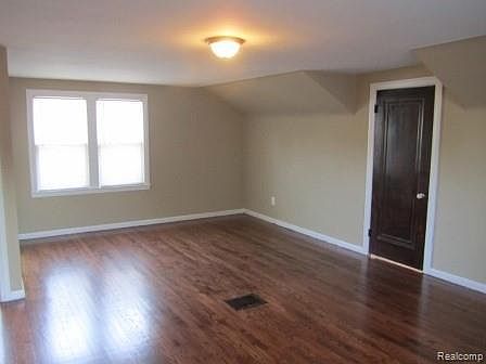 5th image of 14609 Rosemont Ave