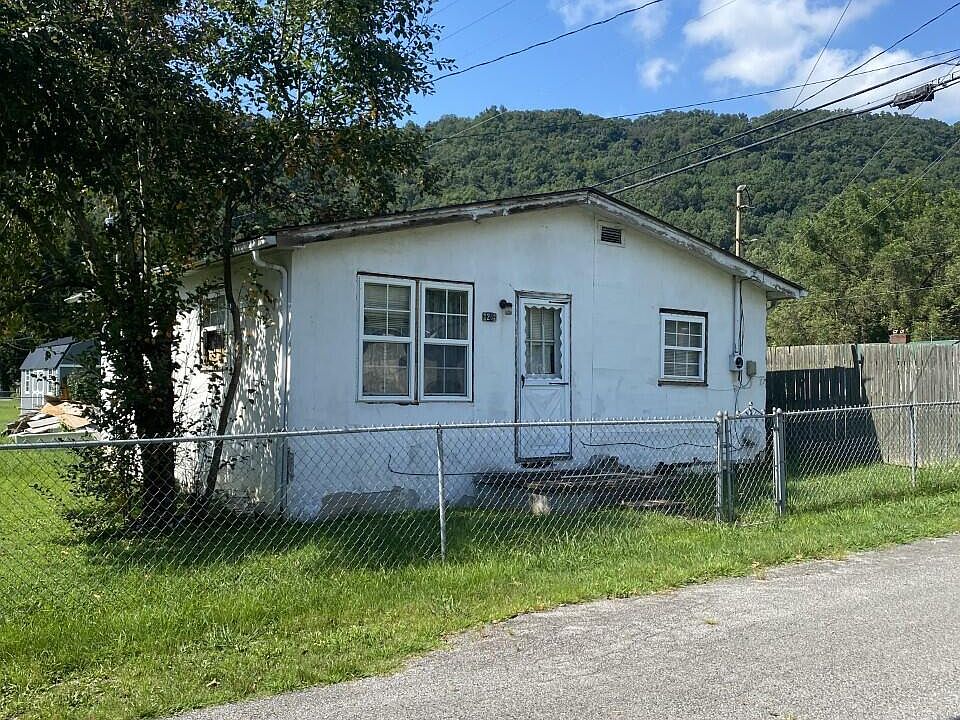 70 N Roberts Dr, Prestonsburg, KY 41653 MLS 22018493 Zillow