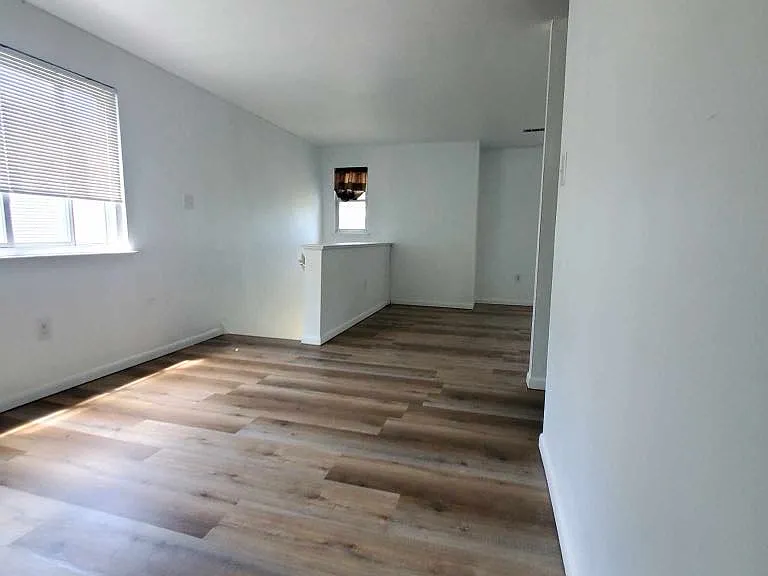 182 Michele Way — Photo 4