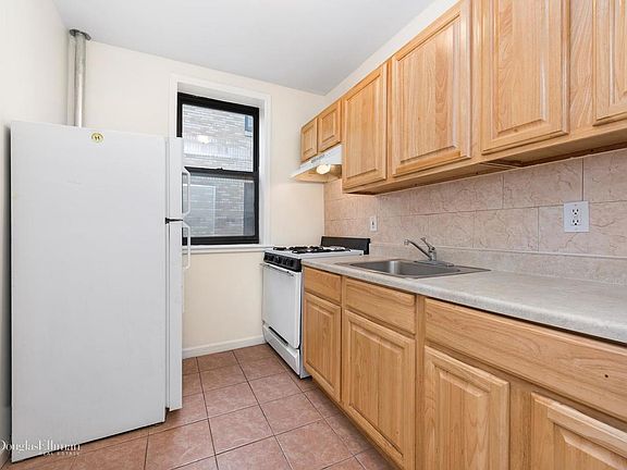 2nd image of 112 W 138th St APT 5G