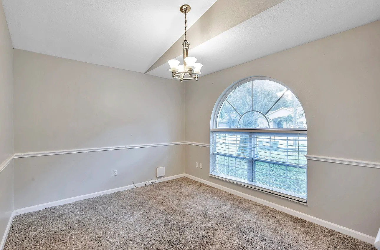 3 bed, 1390 sqft, $2,850 — Photo 3
