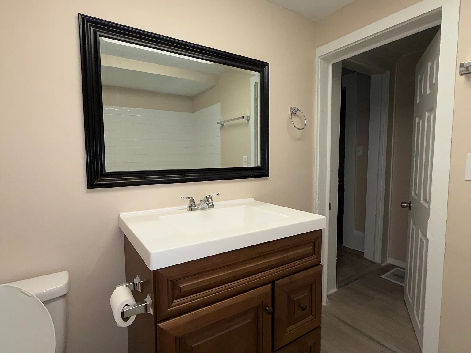 2 bed, 1000 sqft, $1,350 — Photo 3
