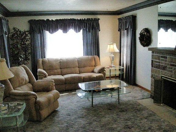 2nd image of 85 Brookwood Way S