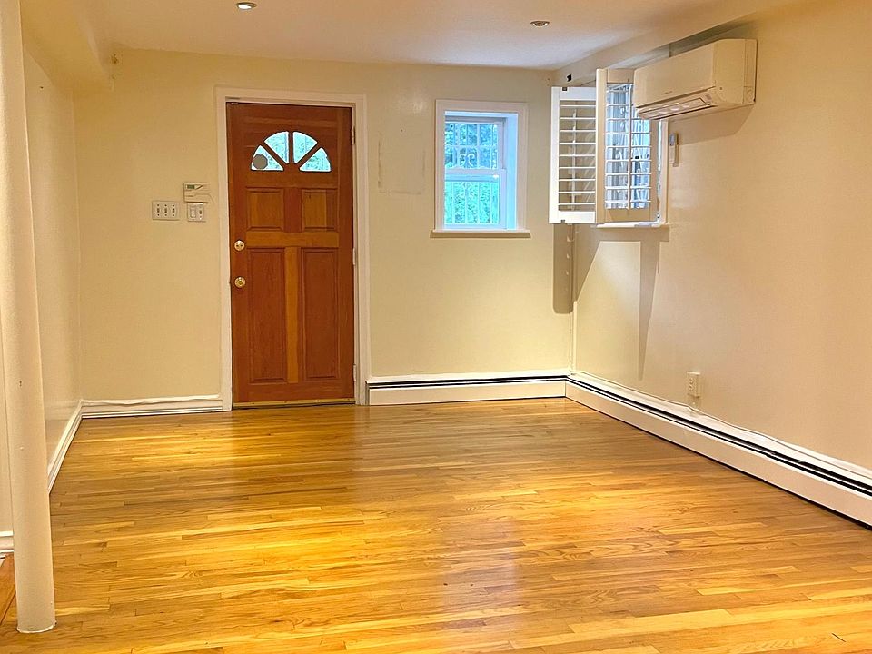 1st image of 12 Hardy Pl #1