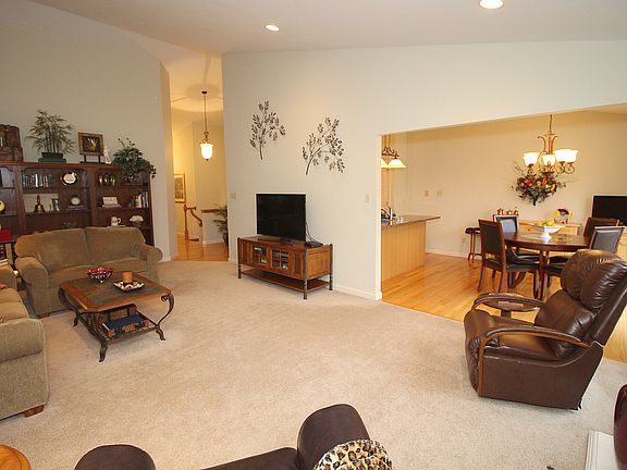 4th image of 4927 Montford Dr