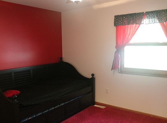 5th image of 215 N Barr St