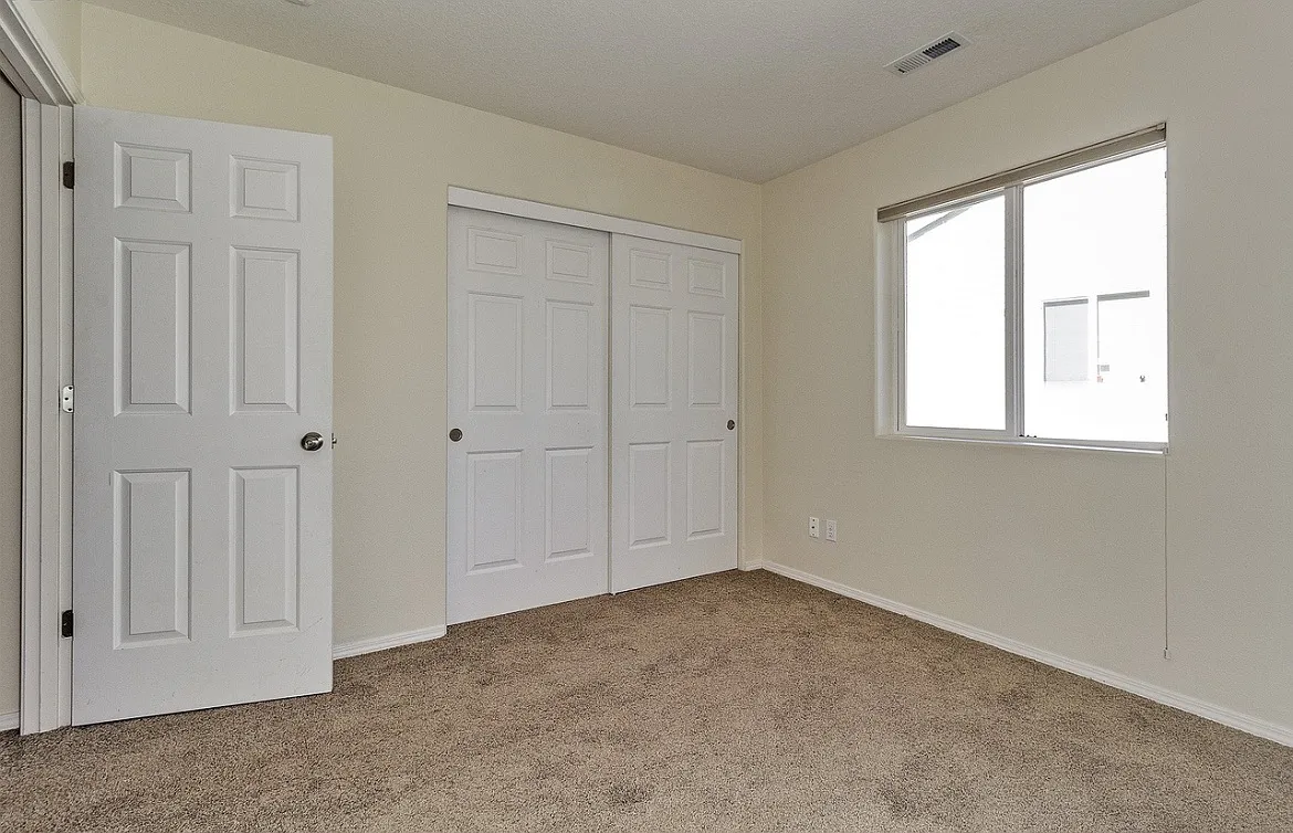 3 bed, 1932 sqft, $3,050 — Photo 4