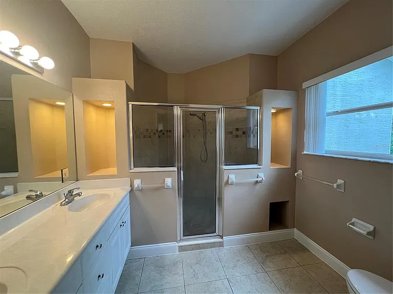 20 Woodfield Dr — Photo 12