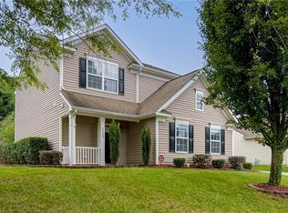 5502 Pinebrook Ln, Winston Salem, NC 27105