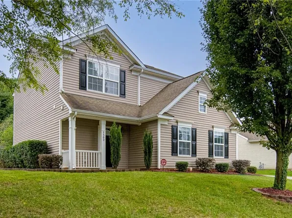 5502 Pinebrook Ln, Winston Salem, NC 27105