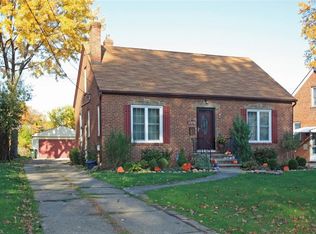 23730 Russell Rd, Bay Village, OH 44140